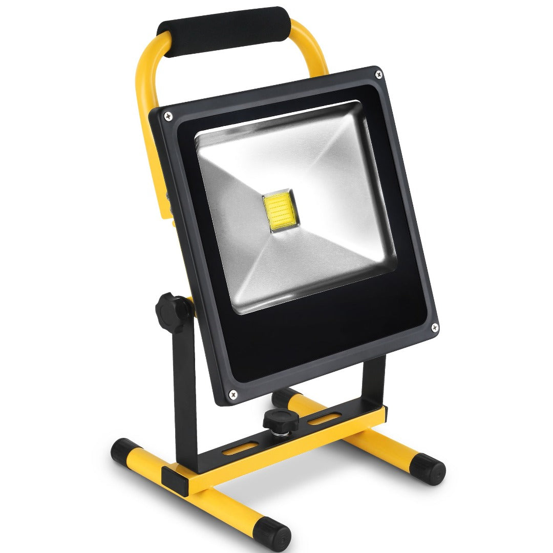10W LED schijnwerper - Oplaadbaar - 700 lumen - Koud wit 10W LED schijnwerper - Oplaadbaar - 700 lumen - Koud wit
